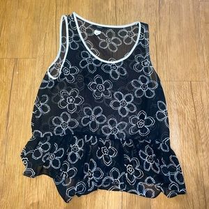 Size S black and white floral tank